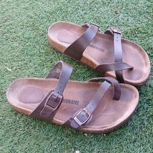 Cushionair Footbed Sandals  Size 8